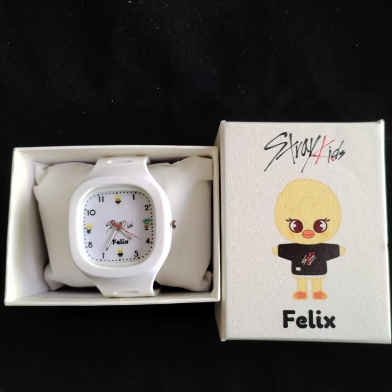 New Skzoo Stray Kids Anime Car – Accessories With Watch recenzja i cena